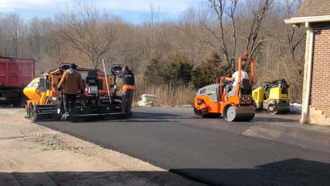Ashpalt Driveway Paving Contractor Near Me